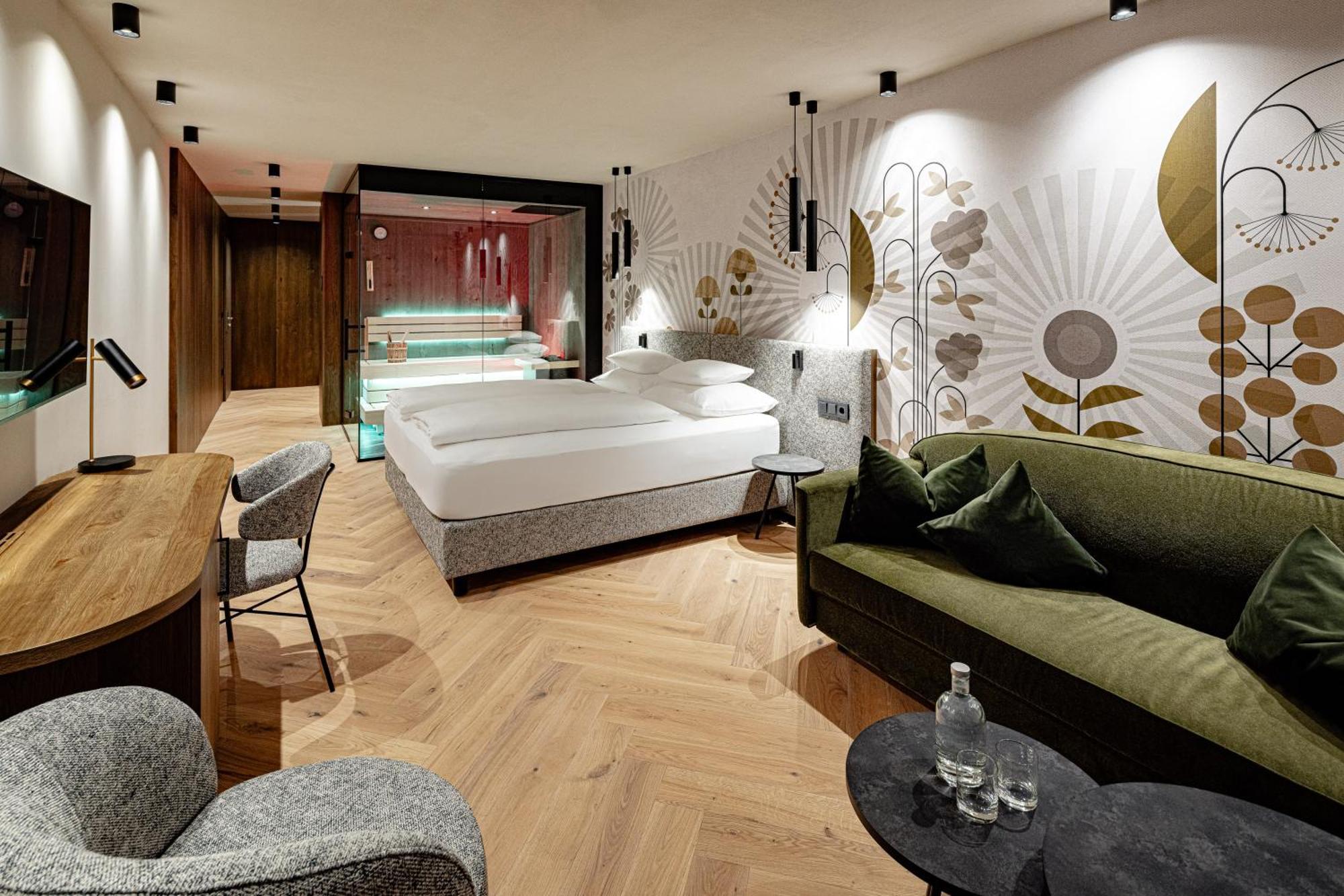 Deluxe Suite